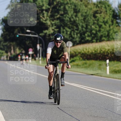 06.09.2026 - 20. Norderstedt Triathlon Michael Burmester http://msf.ph/oto/10200129 06.09.2026 10:29:25 Radfahren 1211, 1501 meine-sportfotos.de