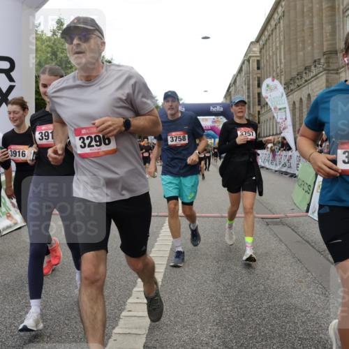 06.09.2026 - CURREX Alsterlauf Yannick Fuchs http://msf.ph/oto/10200148 06.09.2026 10:07:58 Ziel 2123, 2387, 2933, 3296, 3666, 3722, 3723, 3757, 3758, 3915, 3916, 3932, 4159, 5290, 5324, 5587, 5588, 5597, 5791, 5860, 6044, 6168, 6176, 6382 meine-sportfotos.de