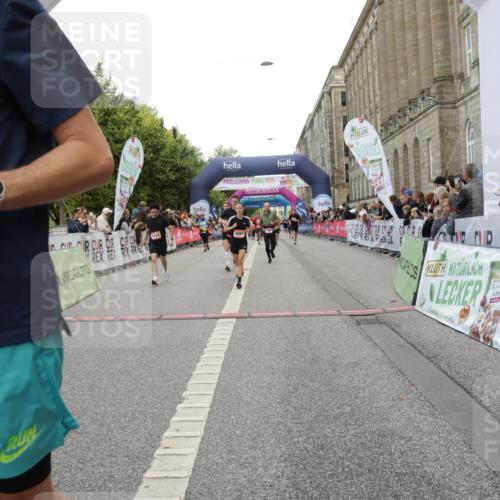 06.09.2026 - CURREX Alsterlauf Yannick Fuchs http://msf.ph/oto/10200202 06.09.2026 10:07:59 Ziel 2123, 2387, 2933, 3296, 3666, 3722, 3723, 3757, 3758, 3915, 3916, 3932, 4159, 5256, 5290, 5324, 5587, 5588, 5597, 5791, 6044, 6168, 6382 meine-sportfotos.de