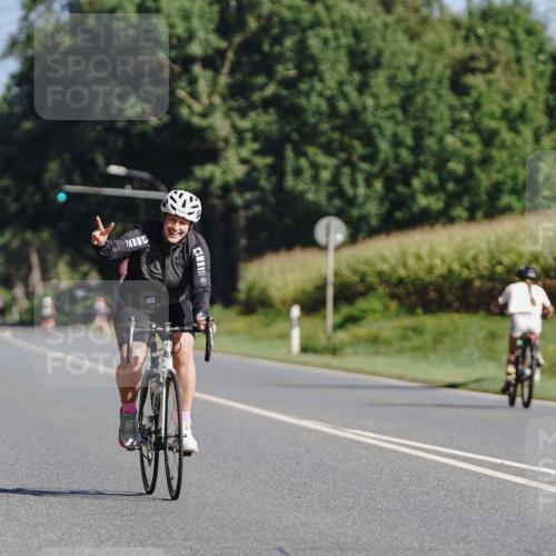 06.09.2026 - 20. Norderstedt Triathlon Michael Burmester http://msf.ph/oto/10200209 06.09.2026 10:32:17 Radfahren 1201 meine-sportfotos.de