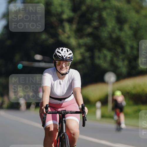 06.09.2026 - 20. Norderstedt Triathlon Michael Burmester http://msf.ph/oto/10200224 06.09.2026 10:32:29 Radfahren 1217 meine-sportfotos.de