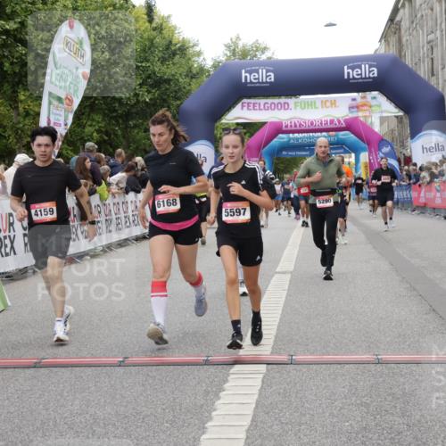 06.09.2026 - CURREX Alsterlauf Yannick Fuchs http://msf.ph/oto/10200232 06.09.2026 10:08:00 Ziel 2387, 2933, 3296, 3666, 3722, 3723, 3757, 3758, 3915, 3916, 3932, 4159, 5256, 5290, 5324, 5587, 5588, 5597, 5791, 6168, 6361, 6382 meine-sportfotos.de