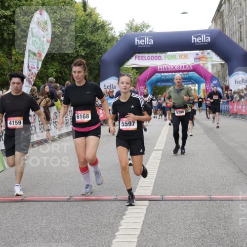 06.09.2026 - CURREX Alsterlauf Yannick Fuchs http://msf.ph/oto/10200240 06.09.2026 10:08:00 Ziel 2387, 2933, 3296, 3666, 3722, 3723, 3757, 3758, 3915, 3916, 3932, 4159, 5256, 5290, 5324, 5587, 5588, 5597, 5791, 6168, 6361, 6382 meine-sportfotos.de