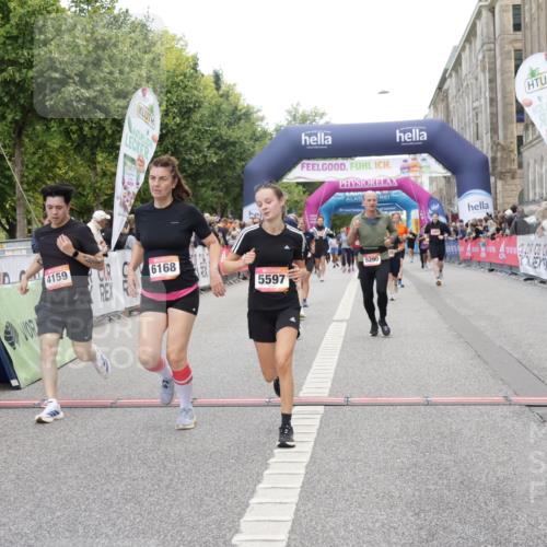 06.09.2026 - CURREX Alsterlauf Yannick Fuchs http://msf.ph/oto/10200258 06.09.2026 10:08:01 Ziel 2933, 3296, 3666, 3757, 3758, 3915, 3916, 3932, 4159, 4841, 5256, 5290, 5324, 5588, 5597, 6168, 6361, 6395 meine-sportfotos.de
