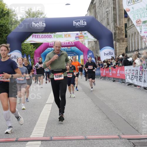 06.09.2026 - CURREX Alsterlauf Yannick Fuchs http://msf.ph/oto/10200282 06.09.2026 10:08:02 Ziel 3296, 3666, 3757, 3758, 3915, 3916, 3932, 4159, 4841, 5049, 5256, 5290, 5324, 5597, 6168, 6361, 6395 meine-sportfotos.de