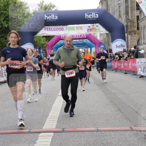 06.09.2026 - CURREX Alsterlauf Yannick Fuchs http://msf.ph/oto/10200287 06.09.2026 10:08:02 Ziel 3296, 3666, 3757, 3758, 3915, 3916, 3932, 4159, 4841, 5049, 5256, 5290, 5324, 5597, 6168, 6361, 6395 meine-sportfotos.de