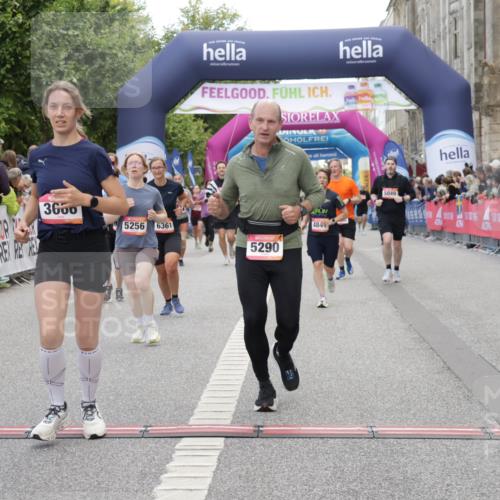 06.09.2026 - CURREX Alsterlauf Yannick Fuchs http://msf.ph/oto/10200302 06.09.2026 10:08:02 Ziel 3296, 3666, 3757, 3758, 3915, 3916, 3932, 4159, 4841, 5049, 5256, 5290, 5324, 5597, 6168, 6361, 6395 meine-sportfotos.de