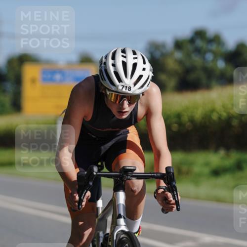 06.09.2026 - 20. Norderstedt Triathlon Michael Burmester http://msf.ph/oto/10200320 06.09.2026 10:33:55 Radfahren 718, 756 meine-sportfotos.de