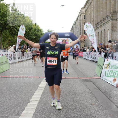 06.09.2026 - CURREX Alsterlauf Yannick Fuchs http://msf.ph/oto/10200782 06.09.2026 10:08:07 Ziel 2390, 2407, 3192, 3193, 3194, 3298, 3666, 4159, 4292, 4727, 4841, 5049, 5256, 5290, 5597, 6168, 6361, 6395 meine-sportfotos.de