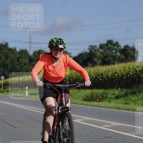 06.09.2026 - 20. Norderstedt Triathlon Michael Burmester http://msf.ph/oto/10200809 06.09.2026 10:36:49 Radfahren 702, 703, 1504 meine-sportfotos.de
