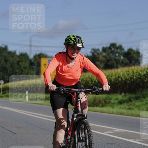 06.09.2026 - 20. Norderstedt Triathlon Michael Burmester http://msf.ph/oto/10200814 06.09.2026 10:36:49 Radfahren 702, 703, 1504 meine-sportfotos.de