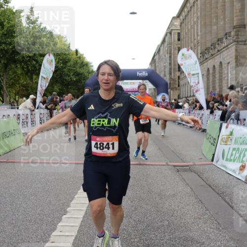 06.09.2026 - CURREX Alsterlauf Yannick Fuchs http://msf.ph/oto/10200828 06.09.2026 10:08:07 Ziel 2390, 2407, 3192, 3193, 3194, 3298, 3666, 4159, 4292, 4727, 4841, 5049, 5256, 5290, 5597, 6168, 6361, 6395 meine-sportfotos.de