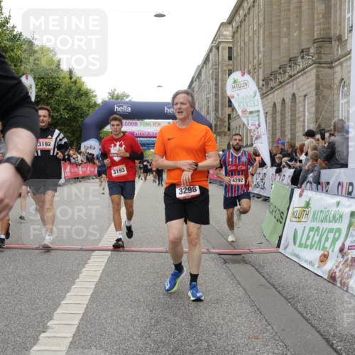 06.09.2026 - CURREX Alsterlauf Yannick Fuchs http://msf.ph/oto/10200953 06.09.2026 10:08:09 Ziel 2363, 2390, 2407, 2785, 3192, 3193, 3194, 3298, 3666, 4292, 4727, 4841, 5049, 5256, 5290, 5507, 6361, 6395 meine-sportfotos.de