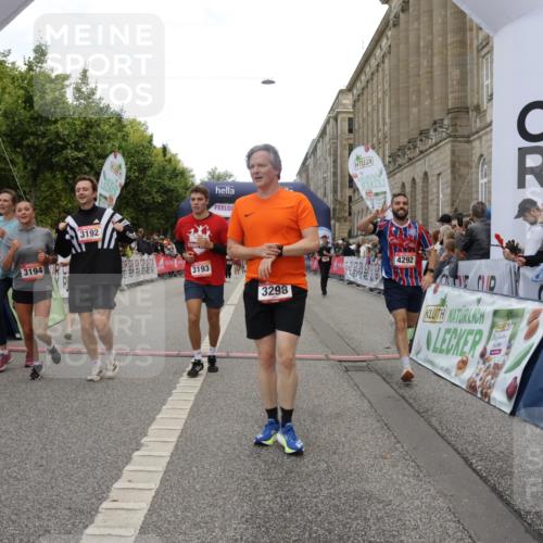 06.09.2026 - CURREX Alsterlauf Yannick Fuchs http://msf.ph/oto/10201033 06.09.2026 10:08:10 Ziel 2363, 2390, 2407, 2785, 3192, 3193, 3194, 3298, 4292, 4727, 4841, 5049, 5256, 5290, 5507, 6361, 6395 meine-sportfotos.de