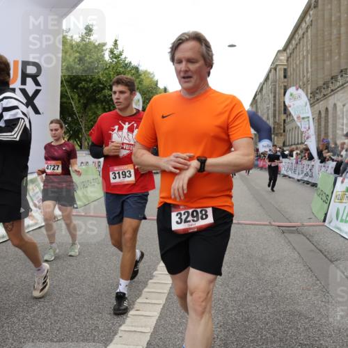 06.09.2026 - CURREX Alsterlauf Yannick Fuchs http://msf.ph/oto/10201185 06.09.2026 10:08:11 Ziel 2363, 2390, 2407, 2785, 3192, 3193, 3194, 3298, 3933, 4292, 4590, 4727, 4841, 5049, 5256, 5507, 6361, 6395 meine-sportfotos.de