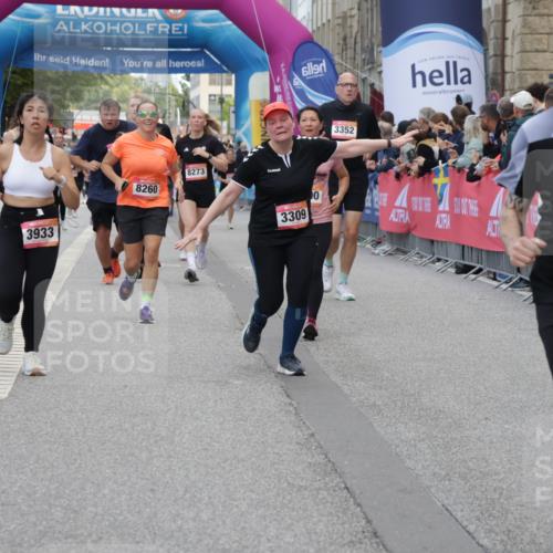 06.09.2026 - CURREX Alsterlauf Yannick Fuchs http://msf.ph/oto/10201231 06.09.2026 10:08:13 Ziel 2363, 2390, 2407, 2785, 3192, 3193, 3194, 3200, 3298, 3309, 3933, 4292, 4590, 4727, 4841, 5049, 5507, 6395, 8258, 8260 meine-sportfotos.de