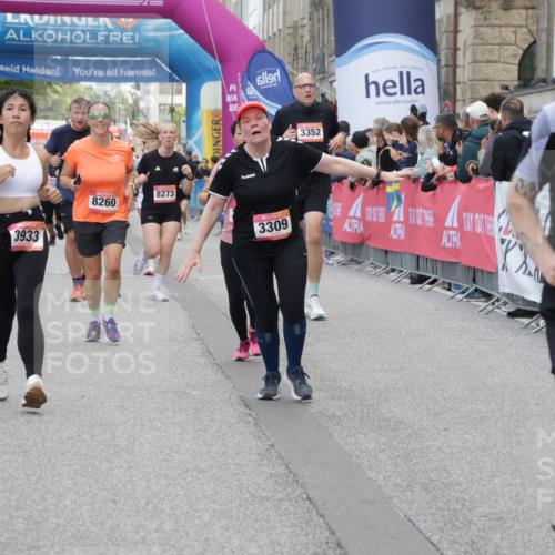 06.09.2026 - CURREX Alsterlauf Yannick Fuchs http://msf.ph/oto/10201298 06.09.2026 10:08:13 Ziel 2363, 2390, 2407, 2785, 3192, 3193, 3194, 3200, 3298, 3309, 3933, 4292, 4590, 4727, 4841, 5049, 5507, 6395, 8258, 8260 meine-sportfotos.de