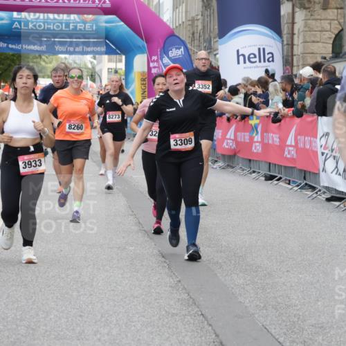 06.09.2026 - CURREX Alsterlauf Yannick Fuchs http://msf.ph/oto/10201319 06.09.2026 10:08:13 Ziel 2363, 2390, 2407, 2785, 3192, 3193, 3194, 3200, 3298, 3309, 3933, 4292, 4590, 4727, 4841, 5049, 5507, 6395, 8258, 8260 meine-sportfotos.de
