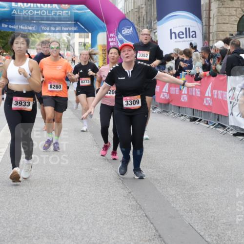 06.09.2026 - CURREX Alsterlauf Yannick Fuchs http://msf.ph/oto/10201337 06.09.2026 10:08:13 Ziel 2363, 2390, 2407, 2785, 3192, 3193, 3194, 3200, 3298, 3309, 3933, 4292, 4590, 4727, 4841, 5049, 5507, 6395, 8258, 8260 meine-sportfotos.de