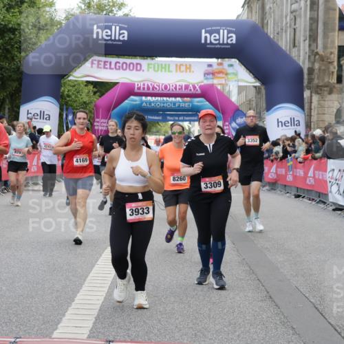 06.09.2026 - CURREX Alsterlauf Yannick Fuchs http://msf.ph/oto/10201545 06.09.2026 10:08:15 Ziel 2363, 2390, 2407, 2785, 3192, 3193, 3194, 3200, 3298, 3309, 3352, 3933, 4169, 4292, 4590, 4727, 5507, 8258, 8260 meine-sportfotos.de