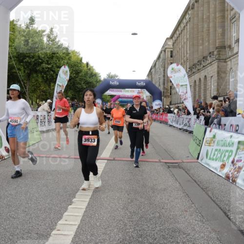 06.09.2026 - CURREX Alsterlauf Yannick Fuchs http://msf.ph/oto/10201738 06.09.2026 10:08:17 Ziel 2363, 2407, 2440, 2785, 3200, 3309, 3352, 3933, 4169, 4292, 4590, 4727, 5342, 5502, 5507, 6473, 8045, 8258, 8260, 8297 meine-sportfotos.de