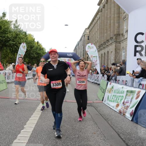 06.09.2026 - CURREX Alsterlauf Yannick Fuchs http://msf.ph/oto/10201870 06.09.2026 10:08:18 Ziel 2363, 2440, 2785, 3200, 3309, 3352, 3933, 4146, 4169, 4247, 4590, 5342, 5502, 5507, 6473, 8045, 8258, 8260, 8297 meine-sportfotos.de