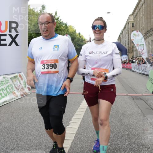 06.09.2026 - CURREX Alsterlauf Yannick Fuchs http://msf.ph/oto/10202596 06.09.2026 10:08:27 Ziel 2035, 2080, 2105, 2155, 2440, 2504, 3093, 3352, 3390, 4146, 4247, 4399, 4447, 4476, 5030, 5342, 5502, 5582, 5854, 6230, 6473, 8045, 8297 meine-sportfotos.de