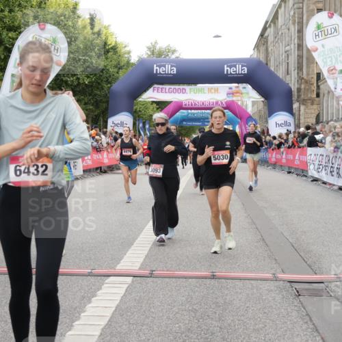 06.09.2026 - CURREX Alsterlauf Yannick Fuchs http://msf.ph/oto/10202707 06.09.2026 10:08:29 Ziel 2035, 2080, 2105, 2155, 2440, 2504, 3082, 3093, 3390, 4146, 4247, 4399, 4447, 4476, 5030, 5140, 5582, 5854, 6230, 6473 meine-sportfotos.de