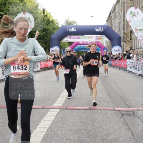06.09.2026 - CURREX Alsterlauf Yannick Fuchs http://msf.ph/oto/10202732 06.09.2026 10:08:29 Ziel 2035, 2080, 2105, 2155, 2440, 2504, 3082, 3093, 3390, 4146, 4247, 4399, 4447, 4476, 5030, 5140, 5582, 5854, 6230, 6473 meine-sportfotos.de