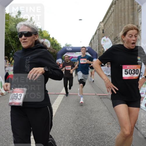 06.09.2026 - CURREX Alsterlauf Yannick Fuchs http://msf.ph/oto/10203028 06.09.2026 10:08:32 Ziel 2035, 2080, 2105, 2491, 2504, 3082, 3093, 3390, 3888, 3889, 4399, 4447, 4476, 4651, 5030, 5140, 5582, 5854, 6230 meine-sportfotos.de