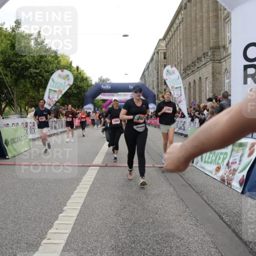 06.09.2026 - CURREX Alsterlauf Yannick Fuchs http://msf.ph/oto/10203321 06.09.2026 10:08:34 Ziel 2035, 2105, 2491, 3082, 3093, 3888, 3889, 4476, 4651, 5030, 5140, 5233, 5550, 5854, 6230 meine-sportfotos.de