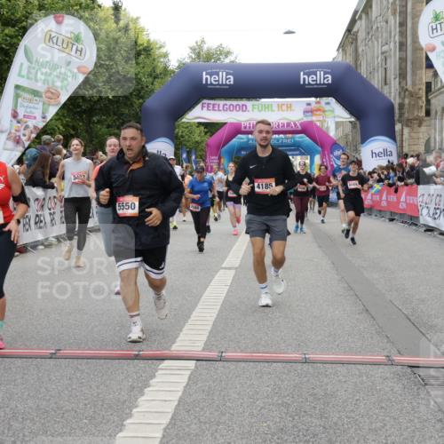 06.09.2026 - CURREX Alsterlauf Yannick Fuchs http://msf.ph/oto/10203613 06.09.2026 10:08:38 Ziel 2450, 2487, 2491, 2580, 3082, 3482, 3836, 3888, 3889, 4185, 4476, 4651, 5140, 5233, 5319, 5550, 5854, 8089 meine-sportfotos.de