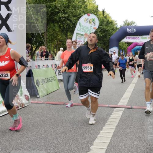 06.09.2026 - CURREX Alsterlauf Yannick Fuchs http://msf.ph/oto/10203762 06.09.2026 10:08:39 Ziel 2374, 2450, 2487, 2491, 2580, 3082, 3482, 3836, 3888, 3889, 4115, 4185, 4476, 4651, 5140, 5233, 5319, 5550, 5854, 8089 meine-sportfotos.de