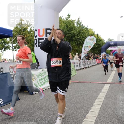 06.09.2026 - CURREX Alsterlauf Yannick Fuchs http://msf.ph/oto/10203937 06.09.2026 10:08:41 Ziel 2374, 2450, 2487, 2491, 2580, 3082, 3086, 3400, 3482, 3836, 3888, 3889, 4115, 4129, 4185, 4233, 4651, 5130, 5140, 5233, 5319, 5550, 5985, 8089 meine-sportfotos.de
