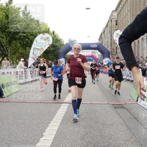 06.09.2026 - CURREX Alsterlauf Yannick Fuchs http://msf.ph/oto/10204047 06.09.2026 10:08:42 Ziel 2374, 2450, 2487, 2491, 2580, 3086, 3400, 3482, 3811, 3812, 3836, 3888, 3889, 4115, 4129, 4185, 4233, 4651, 5130, 5233, 5319, 5550, 5985, 8089 meine-sportfotos.de