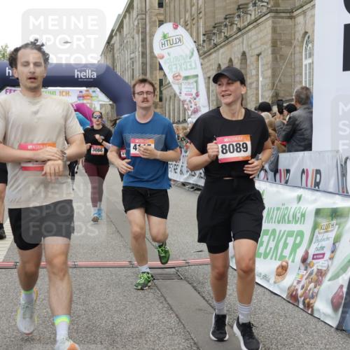 06.09.2026 - CURREX Alsterlauf Yannick Fuchs http://msf.ph/oto/10204243 06.09.2026 10:08:44 Ziel 2374, 2450, 2487, 2491, 2580, 3086, 3400, 3482, 3540, 3811, 3812, 3836, 4115, 4129, 4185, 4233, 5130, 5233, 5319, 5550, 5985, 8089 meine-sportfotos.de