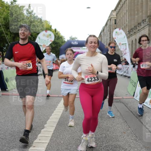06.09.2026 - CURREX Alsterlauf Yannick Fuchs http://msf.ph/oto/10204523 06.09.2026 10:08:46 Ziel 2374, 2450, 2487, 2580, 3086, 3400, 3482, 3540, 3811, 3812, 3836, 4115, 4129, 4185, 4233, 4746, 5130, 5233, 5319, 5367, 5550, 5985, 8089 meine-sportfotos.de