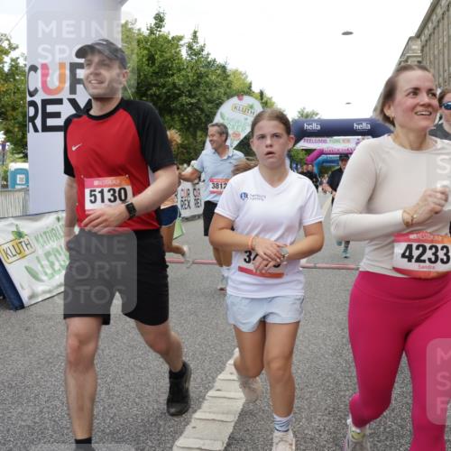 06.09.2026 - CURREX Alsterlauf Yannick Fuchs http://msf.ph/oto/10204564 06.09.2026 10:08:47 Ziel 2374, 2450, 2487, 2580, 3086, 3400, 3482, 3540, 3811, 3812, 3836, 4115, 4129, 4185, 4233, 4274, 4746, 5125, 5130, 5319, 5367, 5985, 8089 meine-sportfotos.de