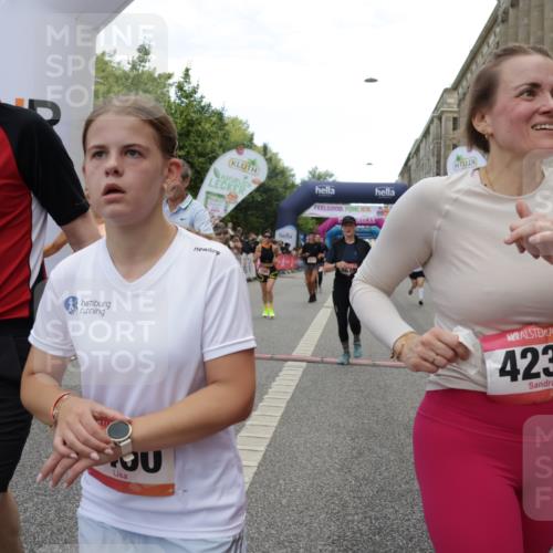 06.09.2026 - CURREX Alsterlauf Yannick Fuchs http://msf.ph/oto/10204580 06.09.2026 10:08:47 Ziel 2374, 2450, 2487, 2580, 3086, 3400, 3482, 3540, 3811, 3812, 3836, 4115, 4129, 4185, 4233, 4274, 4746, 5125, 5130, 5319, 5367, 5985, 8089 meine-sportfotos.de