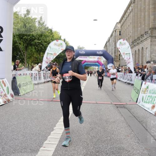 06.09.2026 - CURREX Alsterlauf Yannick Fuchs http://msf.ph/oto/10204671 06.09.2026 10:08:49 Ziel 2374, 2450, 2487, 2580, 3086, 3400, 3540, 3811, 3812, 4115, 4129, 4233, 4274, 4738, 4746, 5125, 5130, 5367, 5985, 8089 meine-sportfotos.de