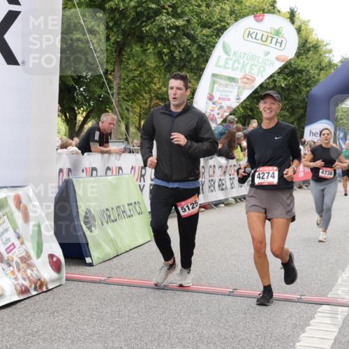 06.09.2026 - CURREX Alsterlauf Yannick Fuchs http://msf.ph/oto/10204987 06.09.2026 10:08:51 Ziel 2374, 2777, 3086, 3400, 3540, 3811, 3812, 4115, 4129, 4233, 4274, 4738, 4746, 5125, 5130, 5367, 5985 meine-sportfotos.de