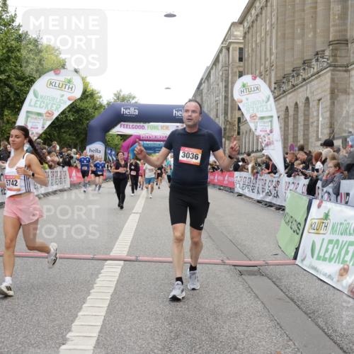 06.09.2026 - CURREX Alsterlauf Yannick Fuchs http://msf.ph/oto/10206493 06.09.2026 10:08:59 Ziel 2679, 2681, 2777, 3036, 4274, 4738, 5125, 5132, 5252, 5742, 6116, 6488, 8055 meine-sportfotos.de