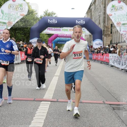 06.09.2026 - CURREX Alsterlauf Yannick Fuchs http://msf.ph/oto/10207379 06.09.2026 10:09:04 Ziel 2519, 2679, 2681, 3036, 4021, 5007, 5132, 5252, 5742, 5798, 6116, 6296, 6340, 6460, 6487, 6488, 8055 meine-sportfotos.de