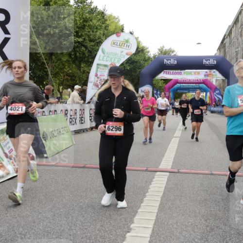 06.09.2026 - CURREX Alsterlauf Yannick Fuchs http://msf.ph/oto/10207669 06.09.2026 10:09:06 Ziel 2519, 2679, 2681, 3637, 4021, 5007, 5132, 5742, 5798, 5942, 6116, 6296, 6340, 6460, 6487, 8055 meine-sportfotos.de