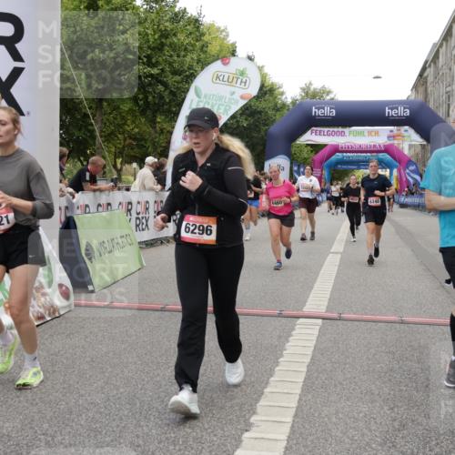 06.09.2026 - CURREX Alsterlauf Yannick Fuchs http://msf.ph/oto/10207709 06.09.2026 10:09:06 Ziel 2519, 2679, 2681, 3637, 4021, 5007, 5132, 5742, 5798, 5942, 6116, 6296, 6340, 6460, 6487, 8055 meine-sportfotos.de