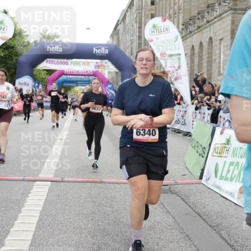 06.09.2026 - CURREX Alsterlauf Yannick Fuchs http://msf.ph/oto/10207890 06.09.2026 10:09:09 Ziel 2519, 2679, 2681, 3241, 3637, 4021, 5007, 5113, 5132, 5798, 5942, 6116, 6263, 6296, 6340, 6460, 6487, 8055 meine-sportfotos.de