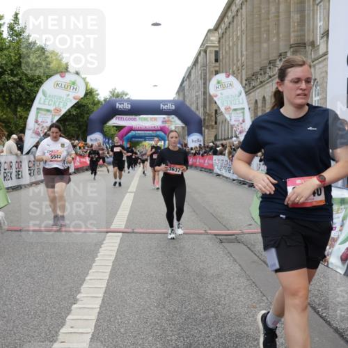 06.09.2026 - CURREX Alsterlauf Yannick Fuchs http://msf.ph/oto/10208099 06.09.2026 10:09:09 Ziel 2519, 2679, 2681, 3241, 3637, 4021, 5007, 5113, 5132, 5798, 5942, 6116, 6263, 6296, 6340, 6460, 6487, 8055 meine-sportfotos.de