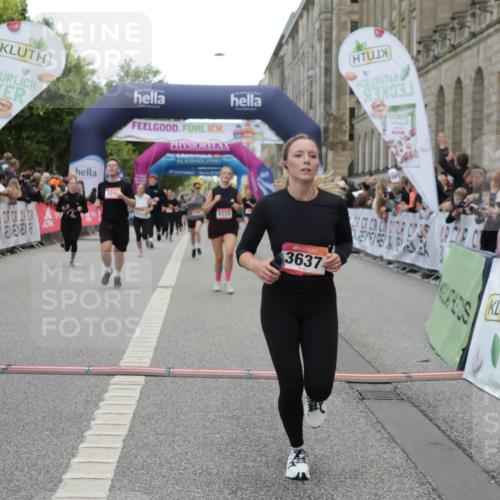 06.09.2026 - CURREX Alsterlauf Yannick Fuchs http://msf.ph/oto/10208166 06.09.2026 10:09:10 Ziel 2519, 2679, 2681, 3241, 3637, 4021, 5007, 5113, 5132, 5758, 5794, 5798, 5942, 6263, 6296, 6340, 6460, 6487 meine-sportfotos.de