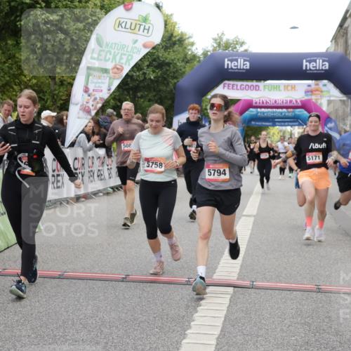 06.09.2026 - CURREX Alsterlauf Yannick Fuchs http://msf.ph/oto/10208747 06.09.2026 10:09:14 Ziel 3241, 3637, 5007, 5084, 5113, 5171, 5758, 5794, 5913, 5942, 6263, 6340, 6460, 6487, 8076 meine-sportfotos.de