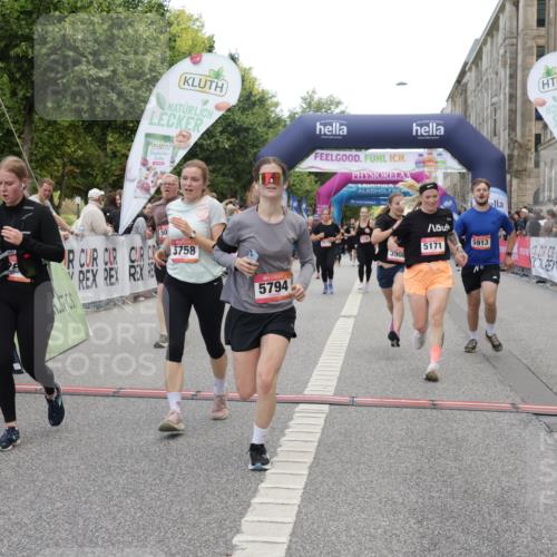 06.09.2026 - CURREX Alsterlauf Yannick Fuchs http://msf.ph/oto/10208900 06.09.2026 10:09:15 Ziel 2919, 3241, 3573, 3637, 5007, 5084, 5113, 5126, 5171, 5758, 5794, 5913, 5942, 6263, 6340, 6460, 6487, 8076 meine-sportfotos.de